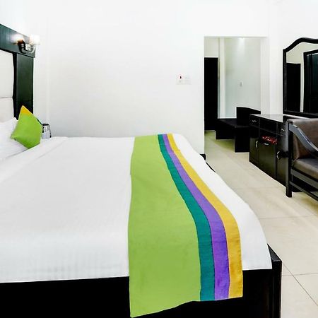 Hotel Treebo Trend Mussoorie Club Dehradun Exterior foto